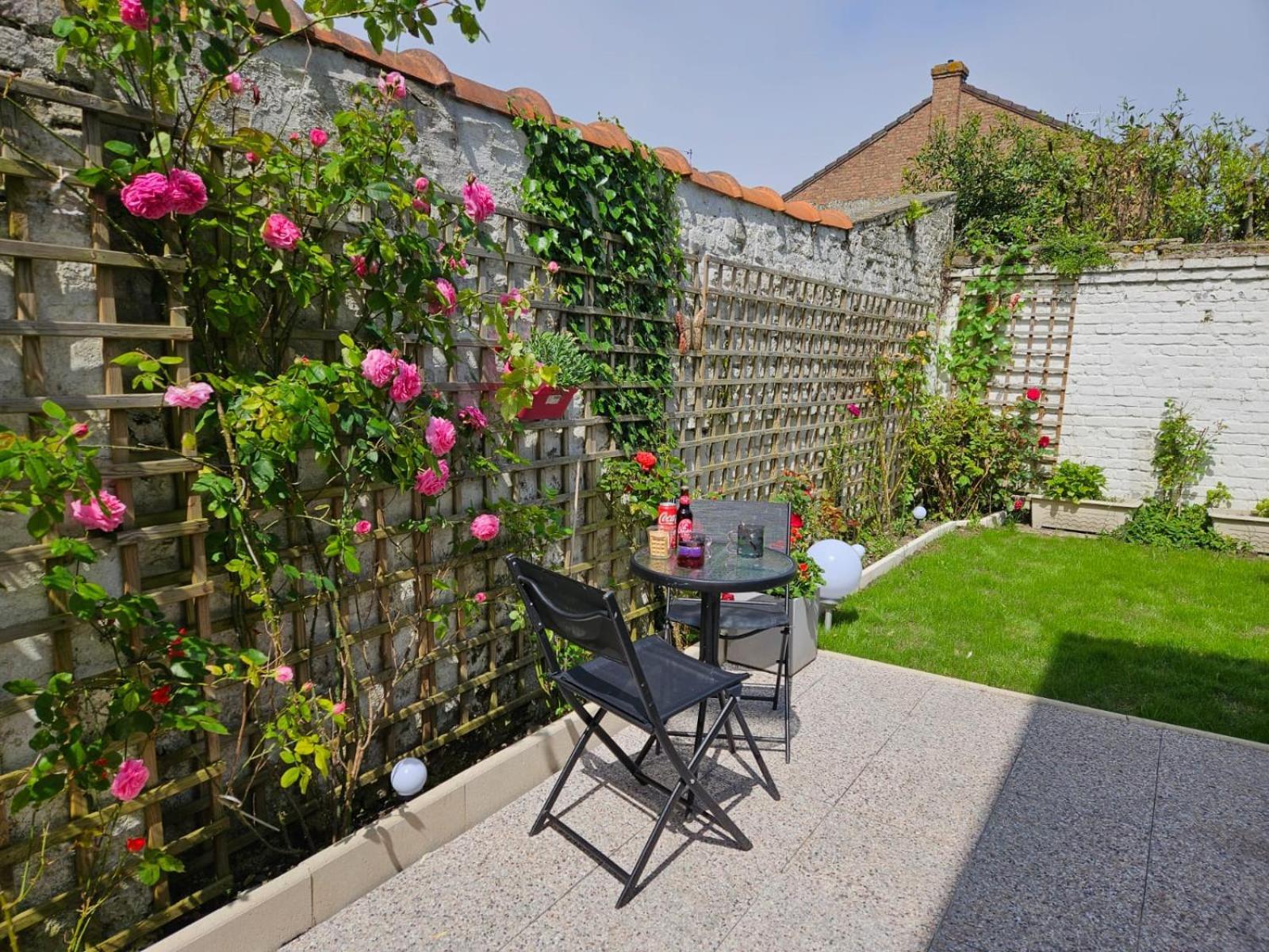 Studio Avec Jardin Rosendael Proche Plage Dunkirk Exterior foto